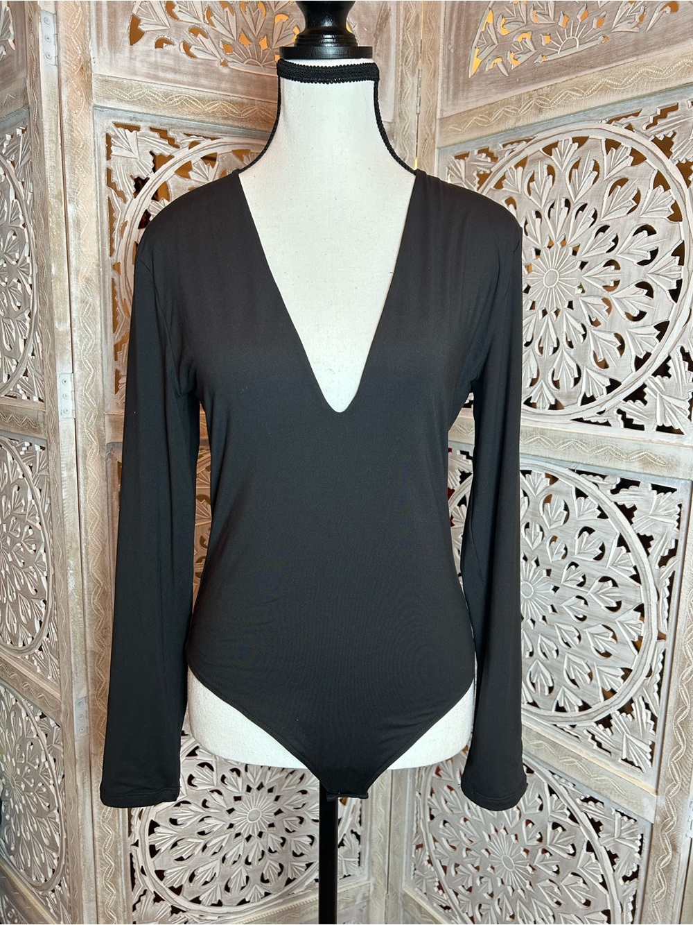 ReoRia Black Plunge V-Neck Long Sleeve Bodysuit